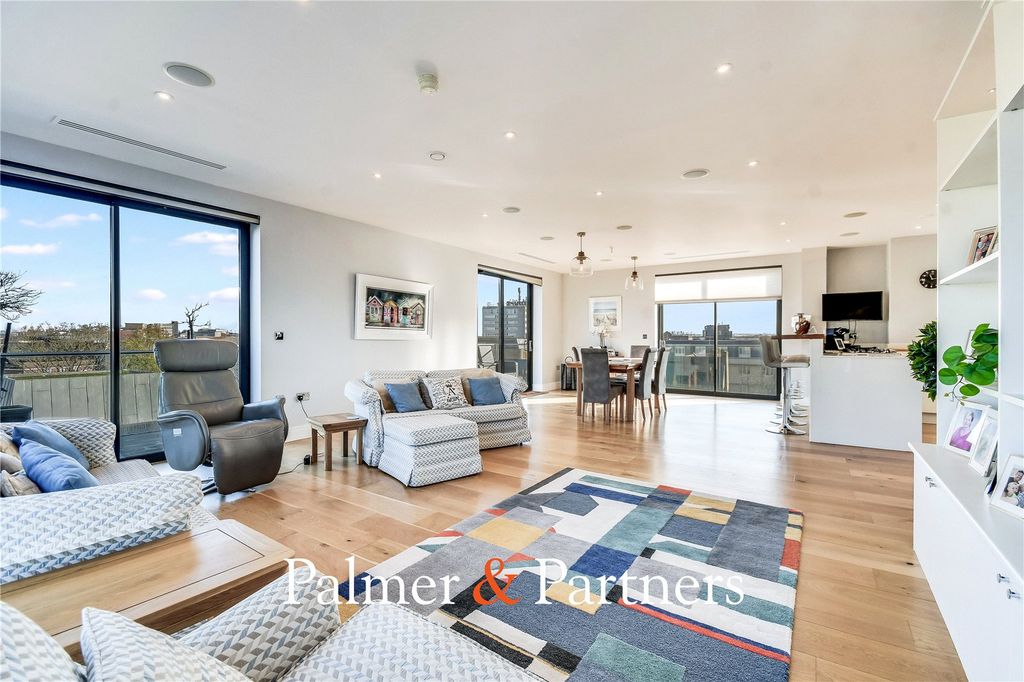 Property photo 3 of 33 Picture No. 19