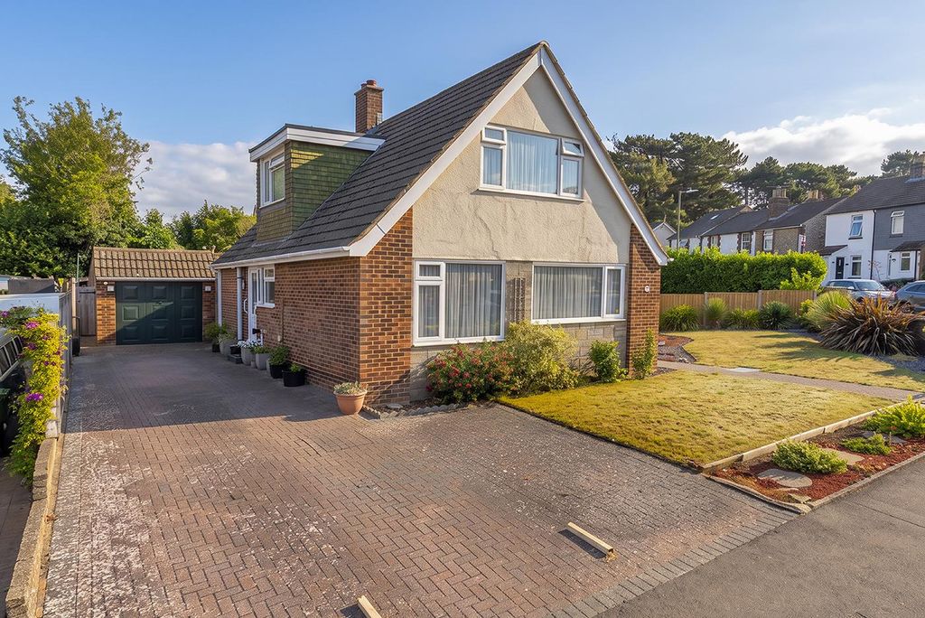 Property photo 2 of 16 70Shaftesbury02.Jpg