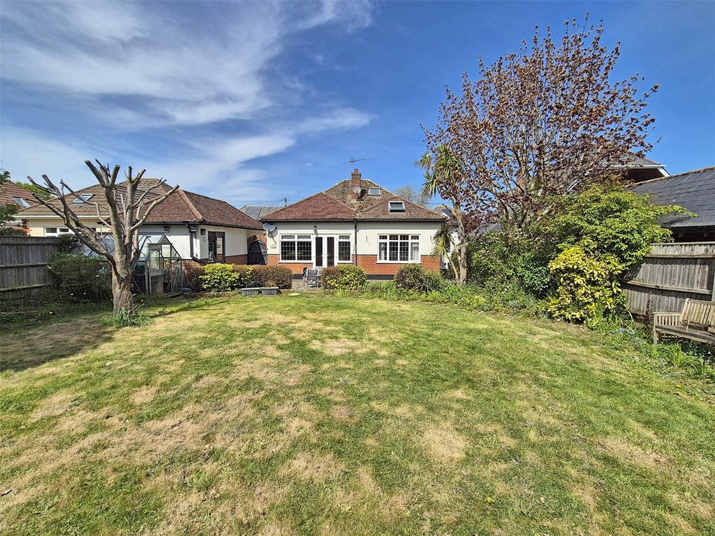 Property photo 2 of 17 Picture No. 25