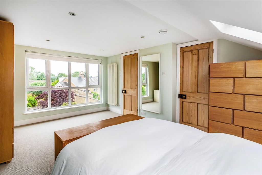 Property photo 3 of 38 30-Skinners-Lane-11.Jpg