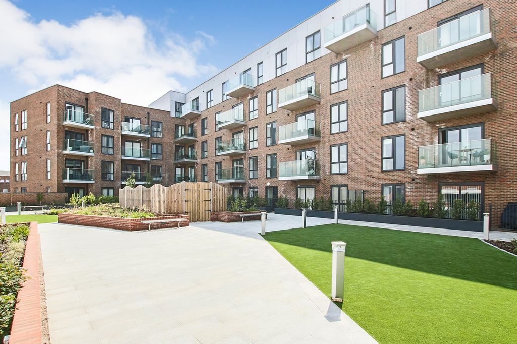Additional image 13 of 2 bed flat for saleQueens Road, East Grinstead RH19