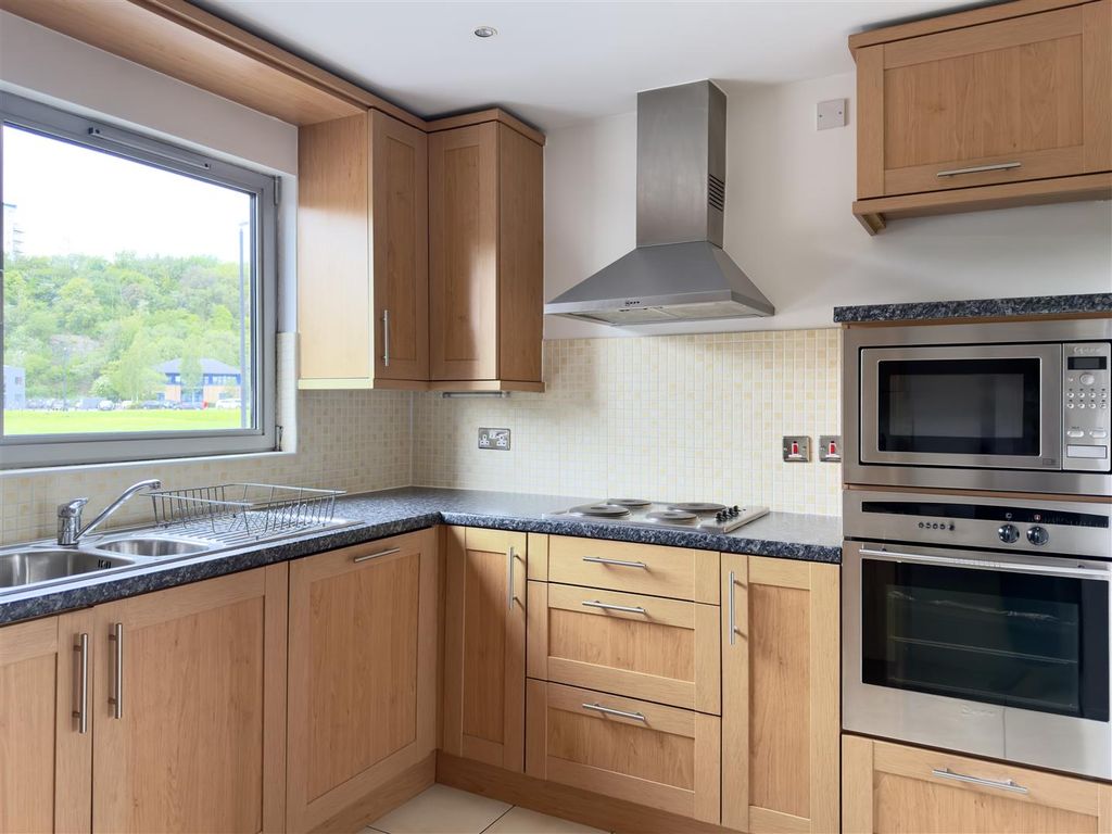 Additional image 9 of 2 bed flat to rentPierhead View, Penarth Marina CF64