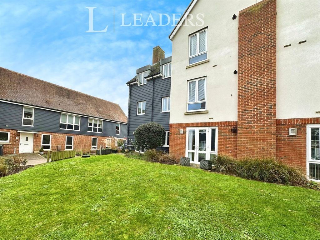 Property photo 2 of 9 Picture No. 18