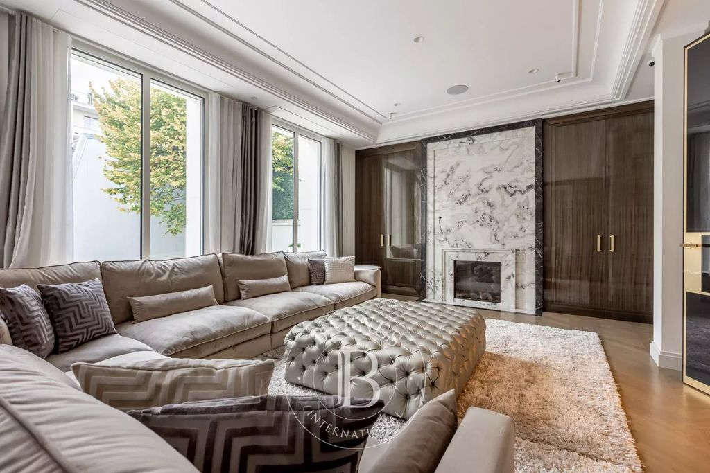 Property photo 2 of 8