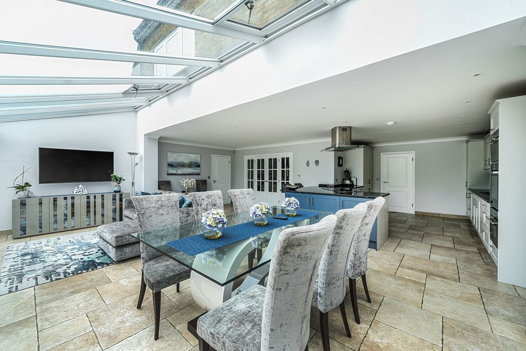 Property photo 2 of 28 1320814-6-6888Ad8...