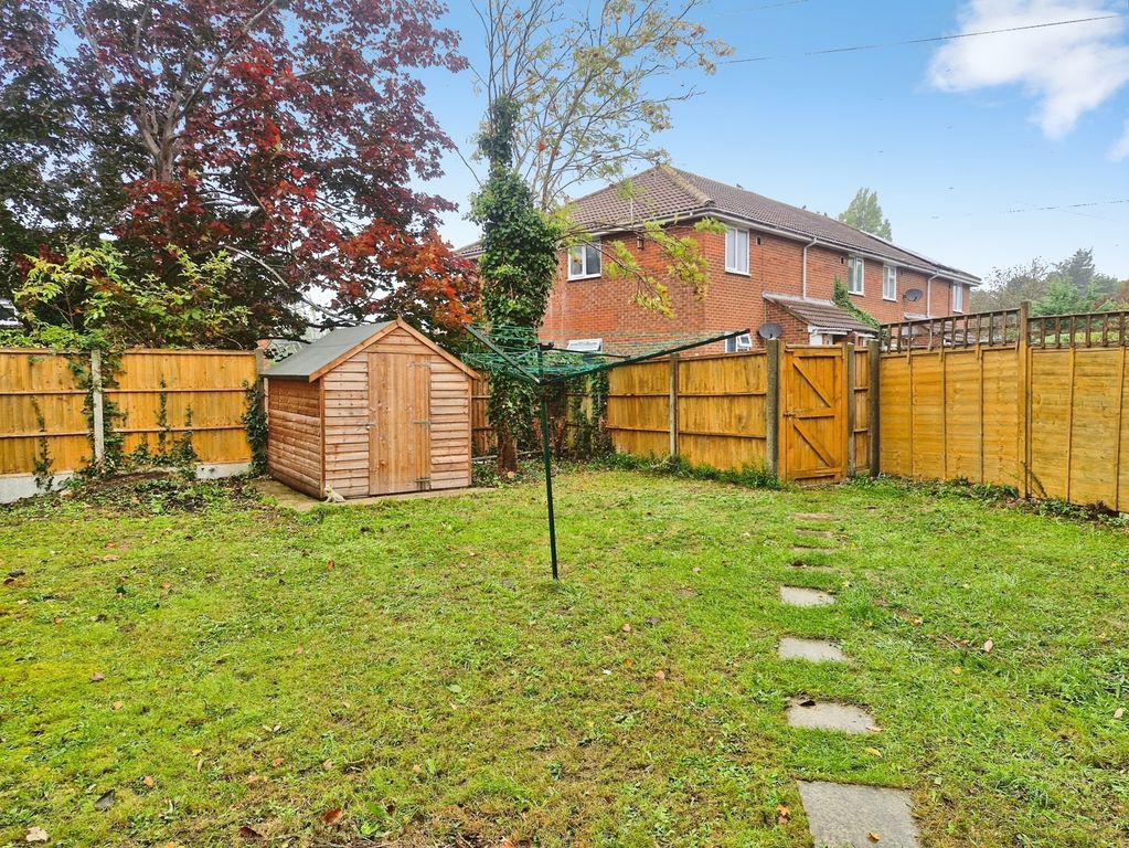Property photo 2 of 8 Garden