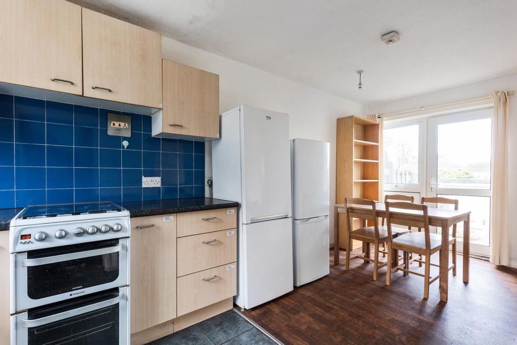 Property photo 2 of 15 18 Drake Avenue, Bath Ba2 5Nx-3.Jpg