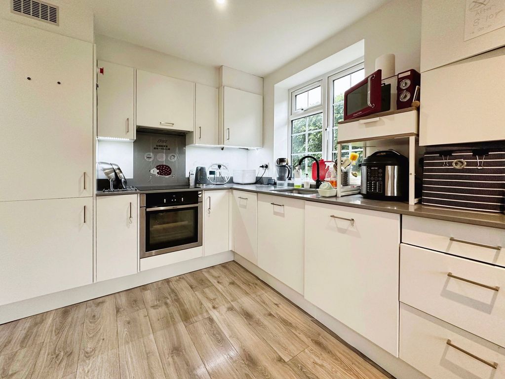 Property photo 2 of 12 Kitchen