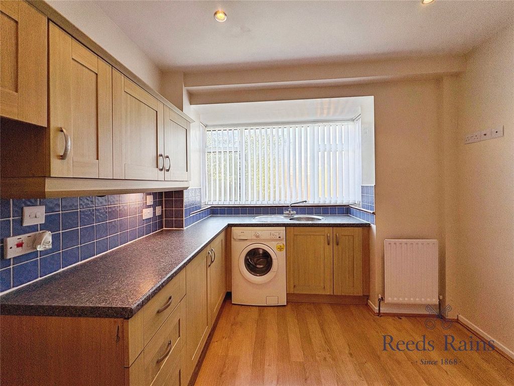 Property photo 3 of 11 Picture No. 15