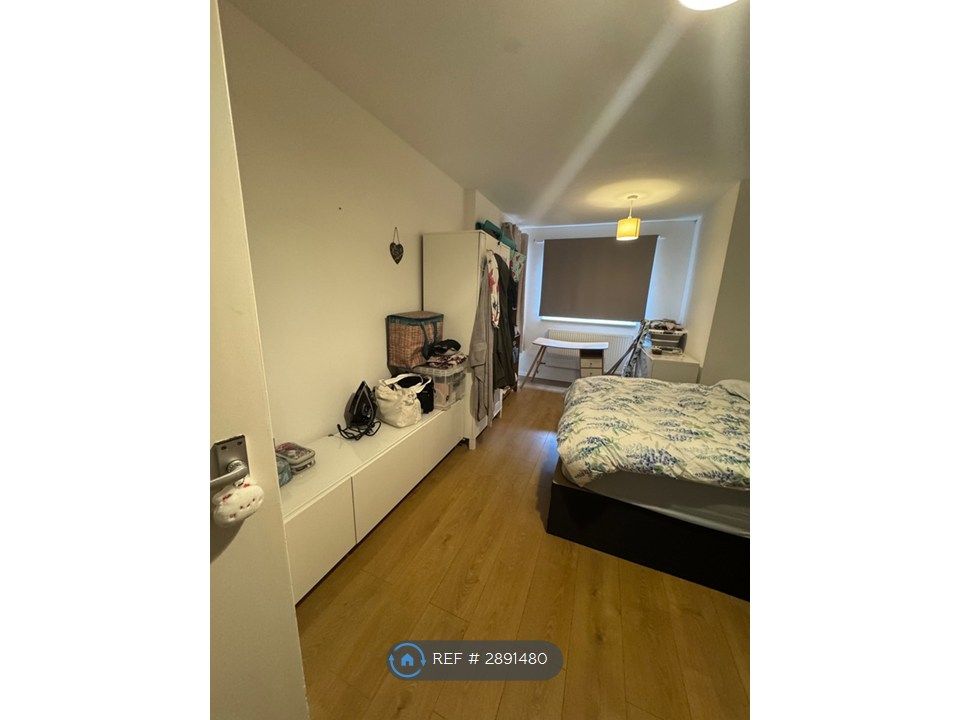 Property photo 2 of 8 Larger Bedroom