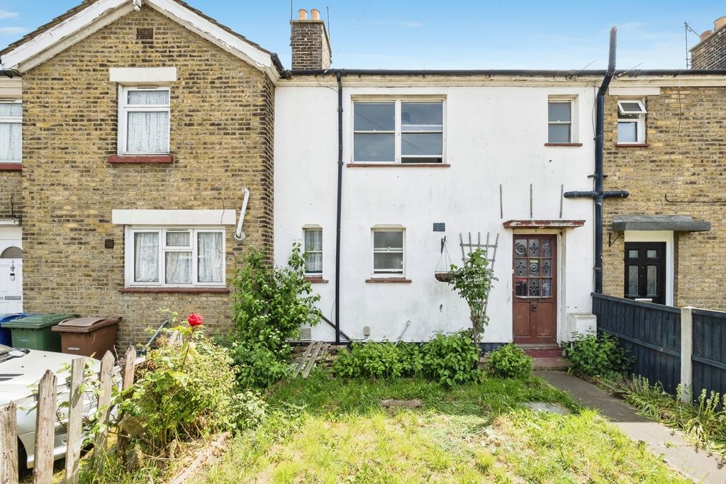 Property photo 1 of 16 Front