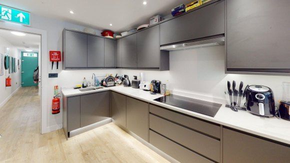 Property photo 3 of 19 8975327.Jpg