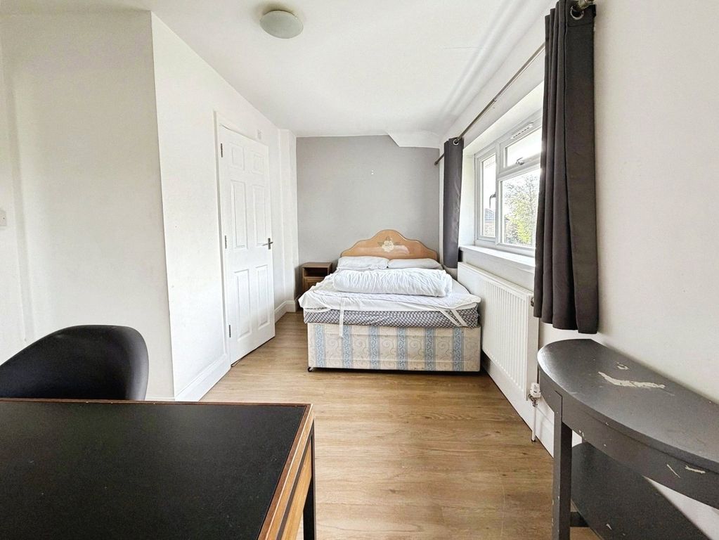 Property photo 3 of 3 Bedroom