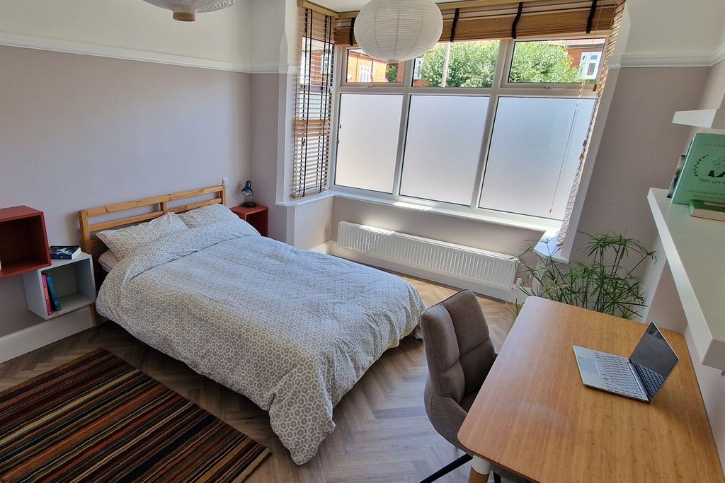 Property photo 1 of 10 (Main)