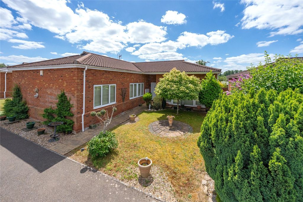 Property photo 2 of 24 Picture No. 23