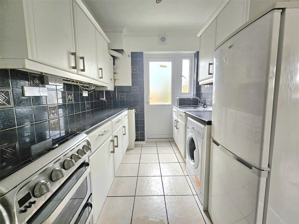 Property photo 3 of 8 Picture No. 05