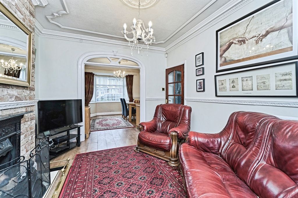 Property photo 2 of 20