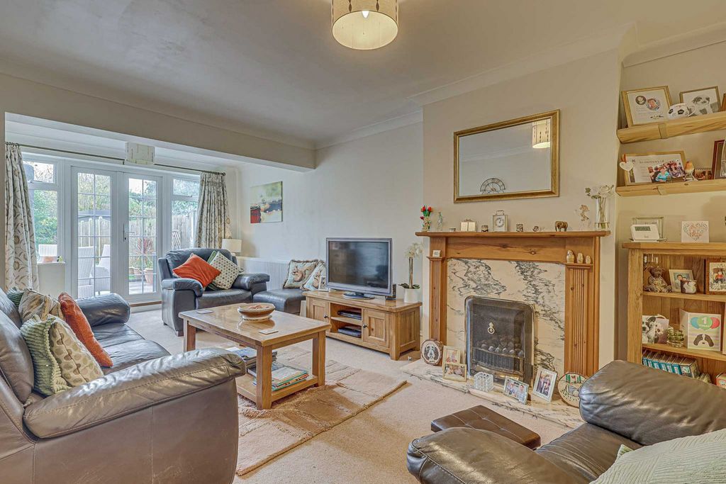 Property photo 2 of 32