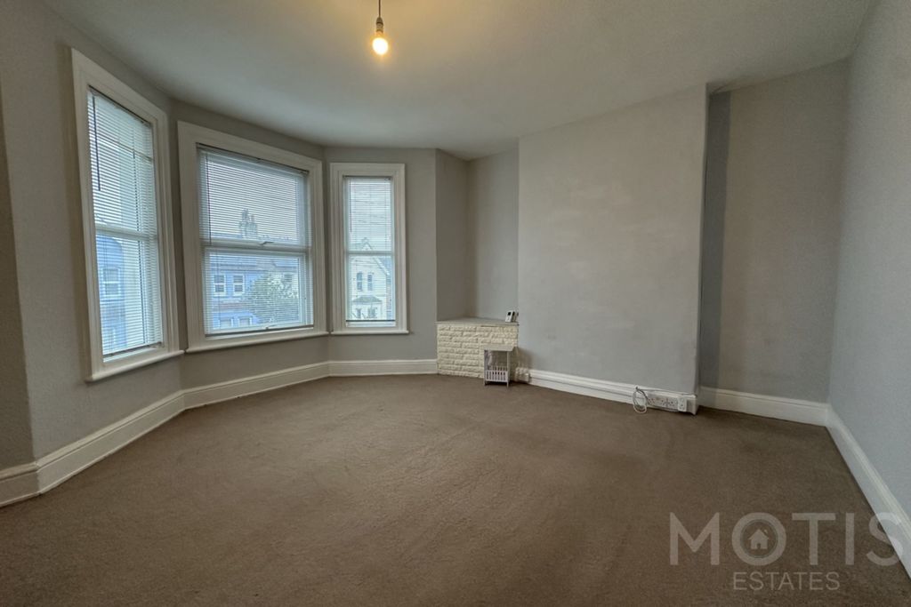 Property photo 2 of 7 Photo 2