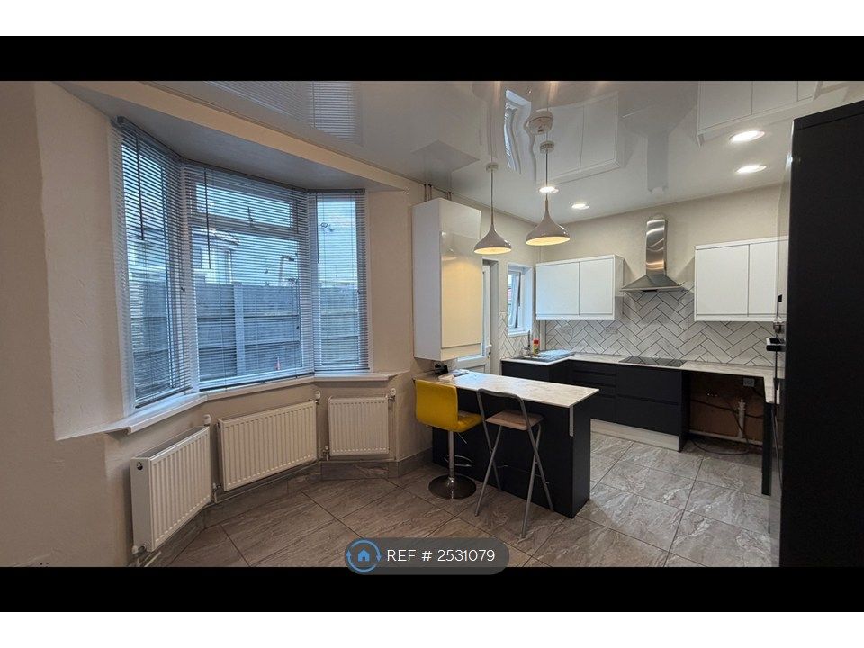 Property photo 2 of 23 Kitchen