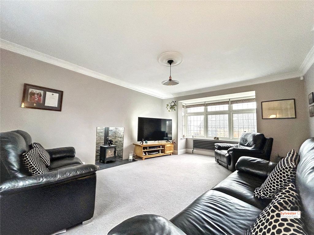 Property photo 3 of 42 Picture No. 17