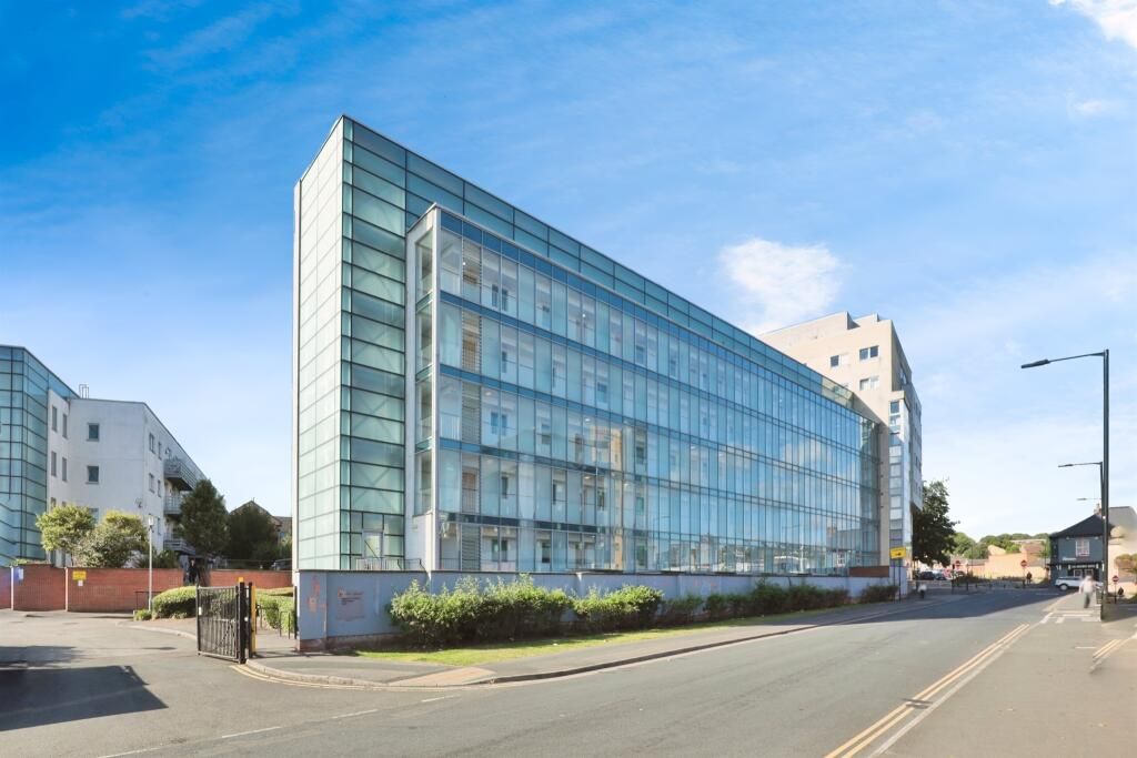 Property photo 1 of 10 Front