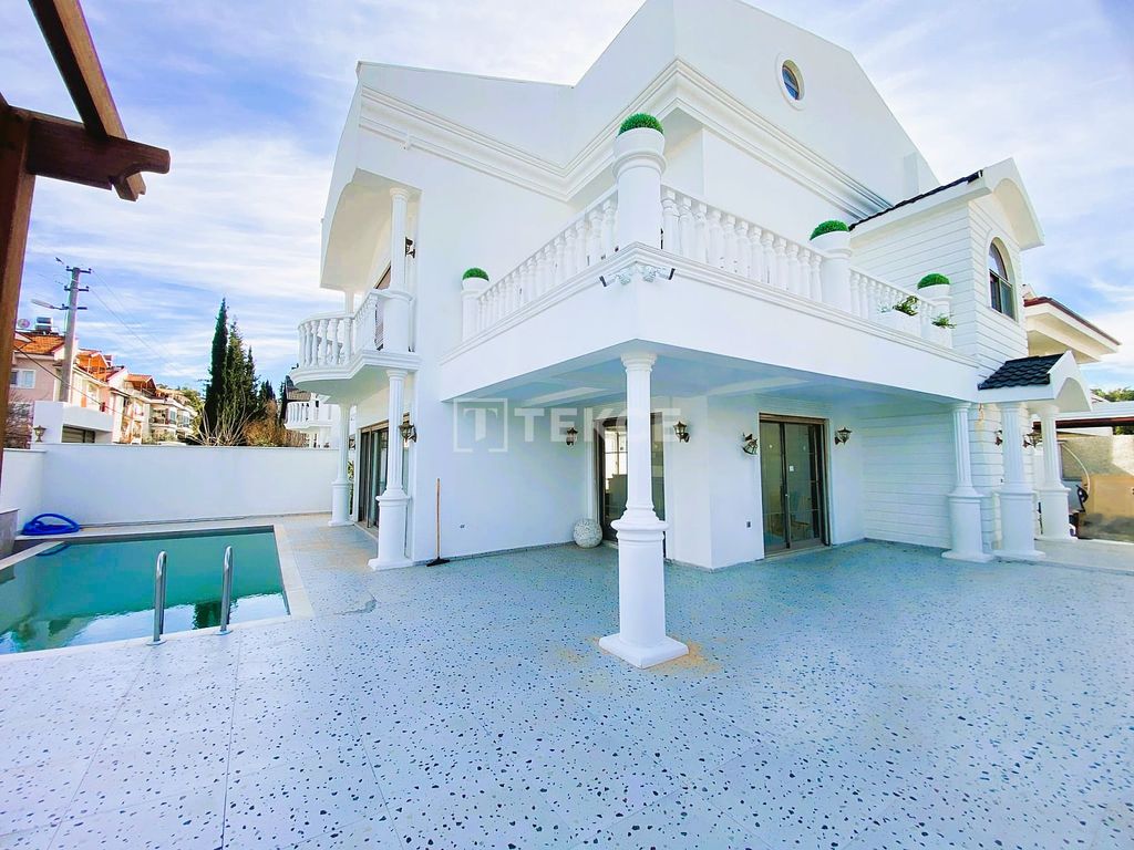 Property photo 2 of 35