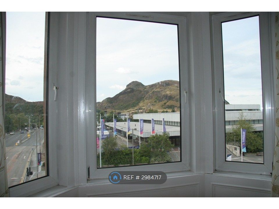 Property photo 2 of 25 Lounge Bay Window