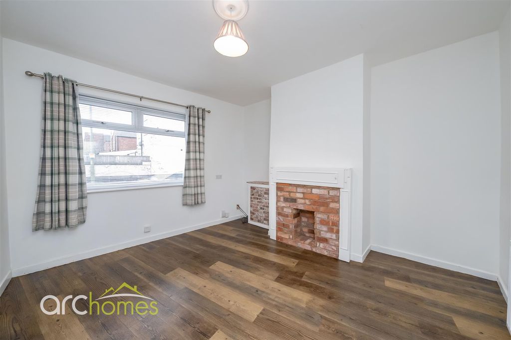 Property photo 2 of 15 Atherton Road-5.Jpg