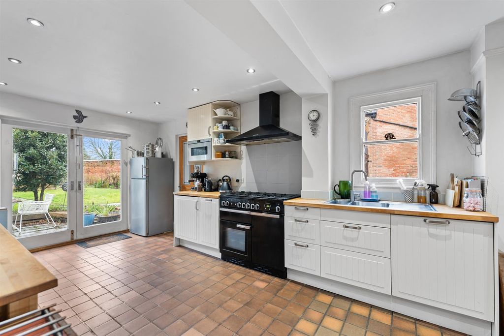 Property photo 2 of 26 28 Main Street-8.Jpg