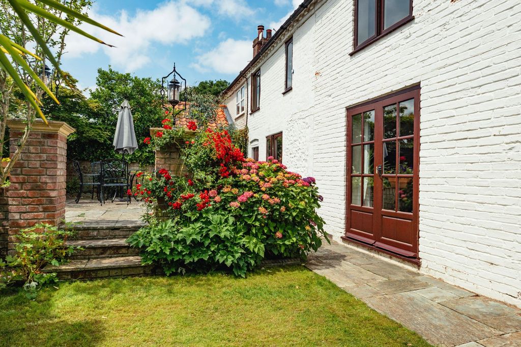 Property photo 1 of 25