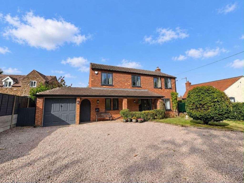 Property photo 2 of 37