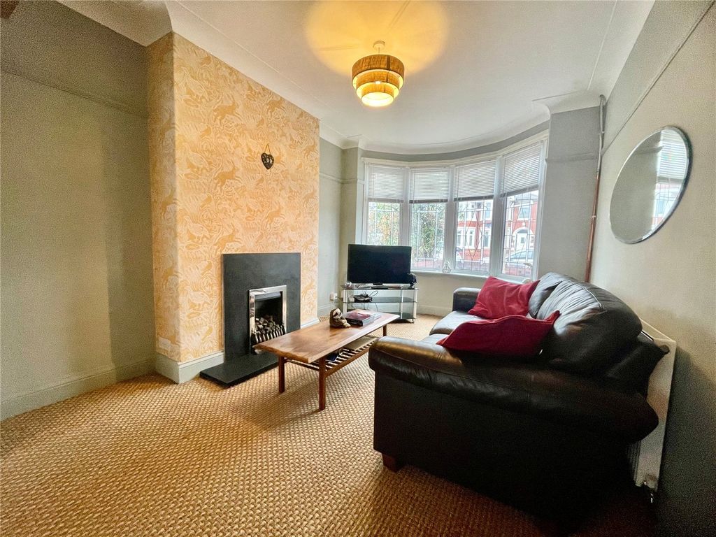 Property photo 2 of 20 Lounge