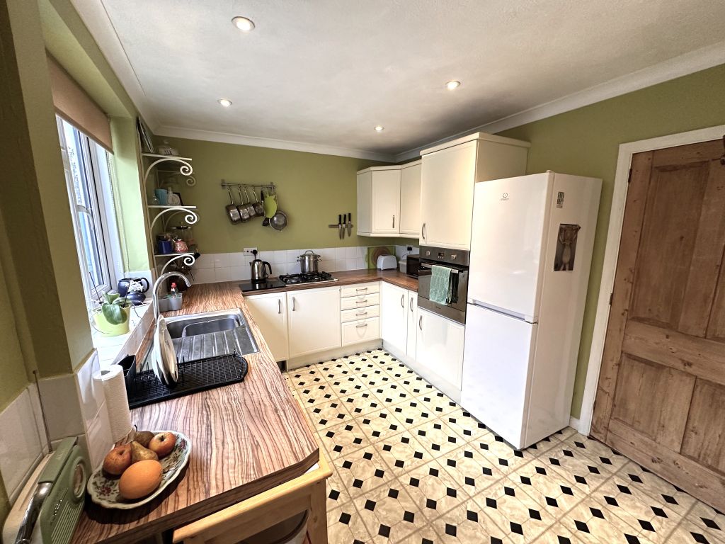 Property photo 3 of 12