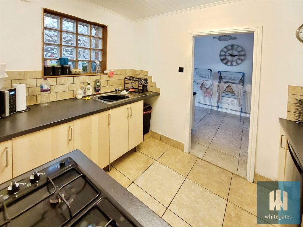 Property photo 3 of 17 Picture No. 16