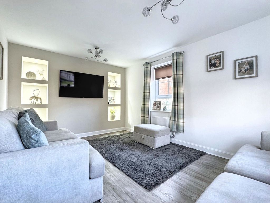 Property photo 2 of 27