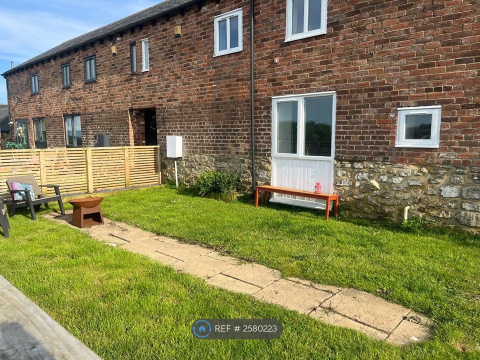 Property photo 2 of 17 Front Garden