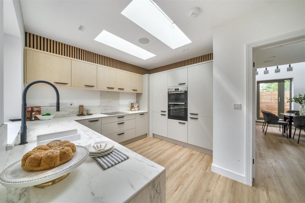 Property photo 2 of 24 1312344-5-68592Bb704045.Jpg