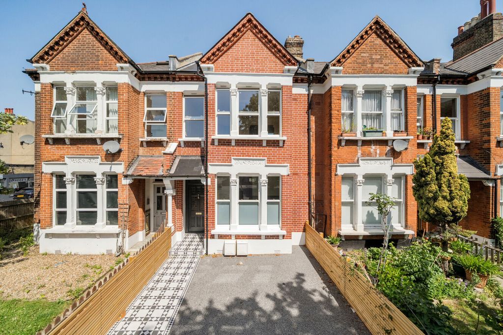 Property photo 1 of 17 1482349-15-6A3d01...