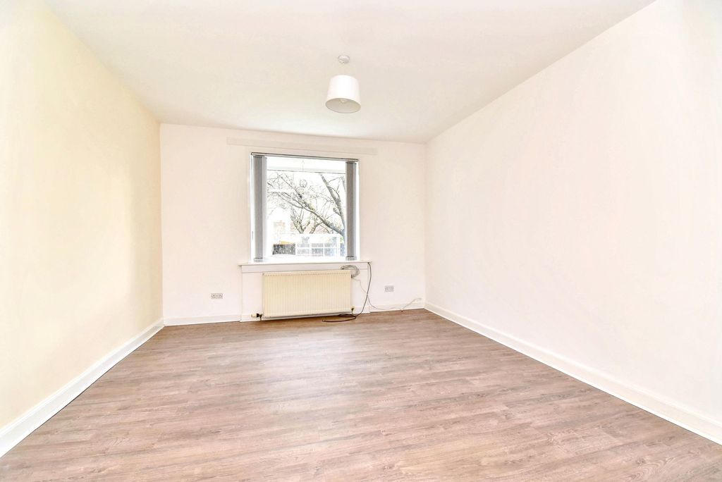 Property photo 2 of 7 Lounge