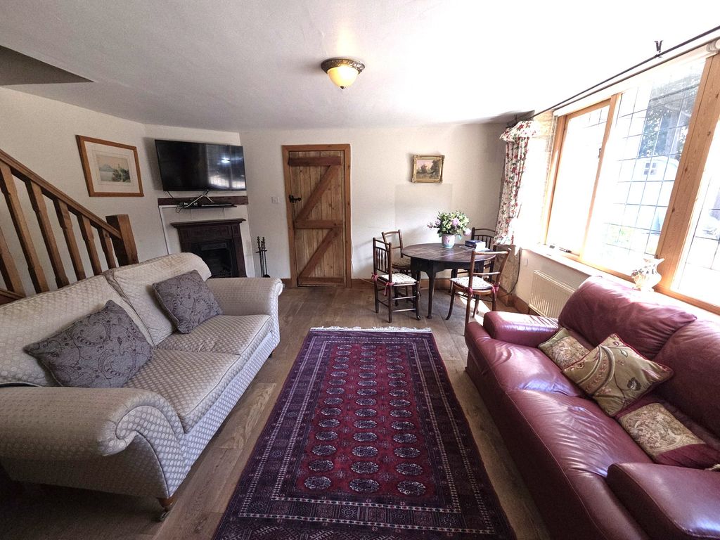 Property photo 3 of 9