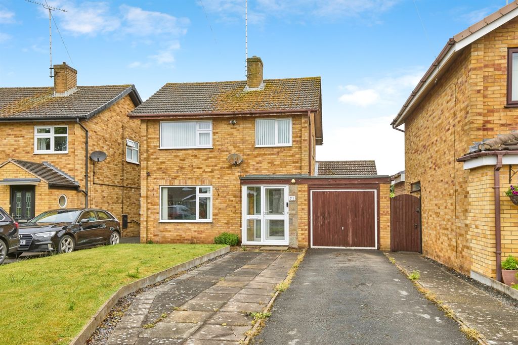 Property photo 1 of 17