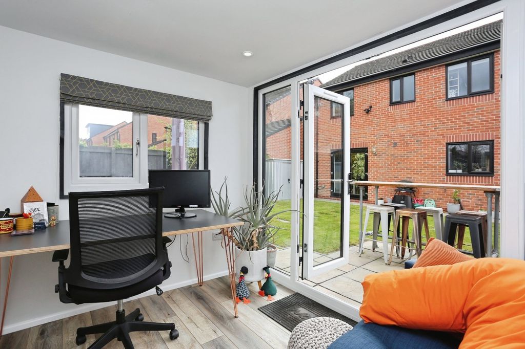 Property photo 3 of 23 Picture No. 19