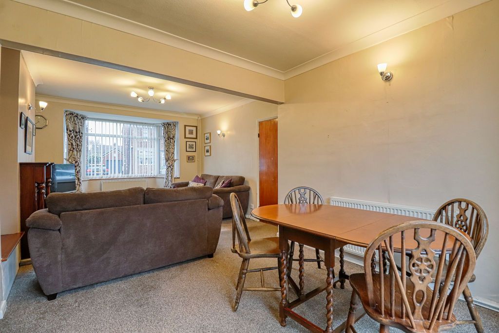 Property photo 3 of 12 Diner/Lounge