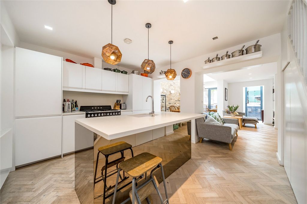 Property photo 1 of 27 Kitchen/Diner