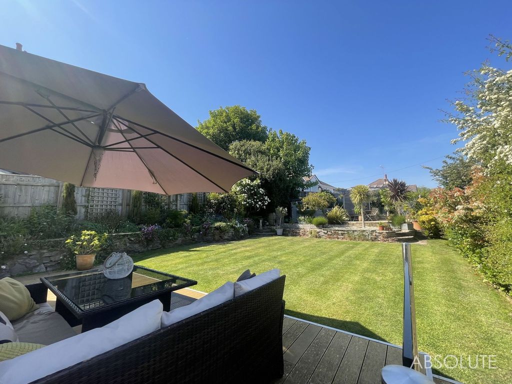 Property photo 3 of 34