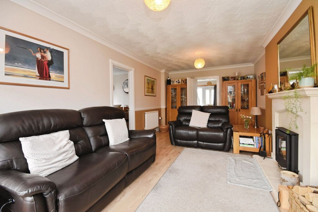 Property photo 2 of 17 Photo