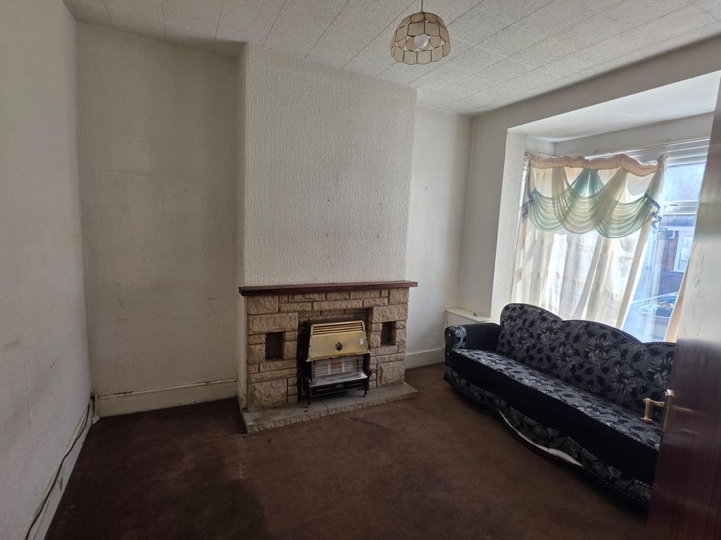 Property photo 2 of 8