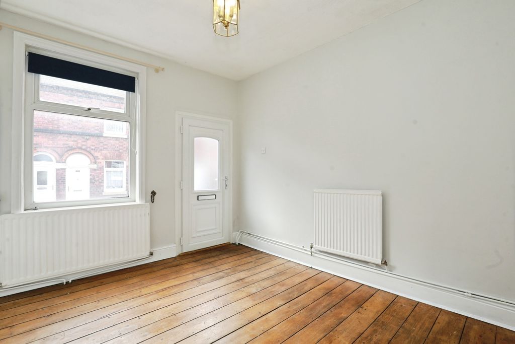 Property photo 3 of 13 Pbox-Img.Jpg