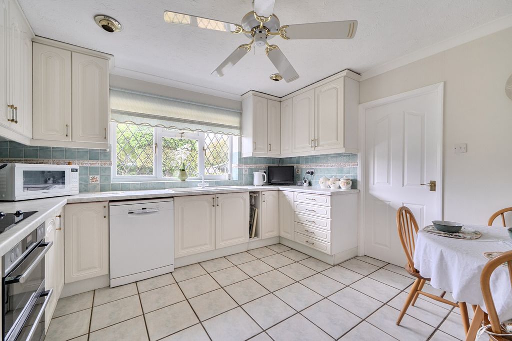 Property photo 2 of 22 1469096-13-6A21A9...